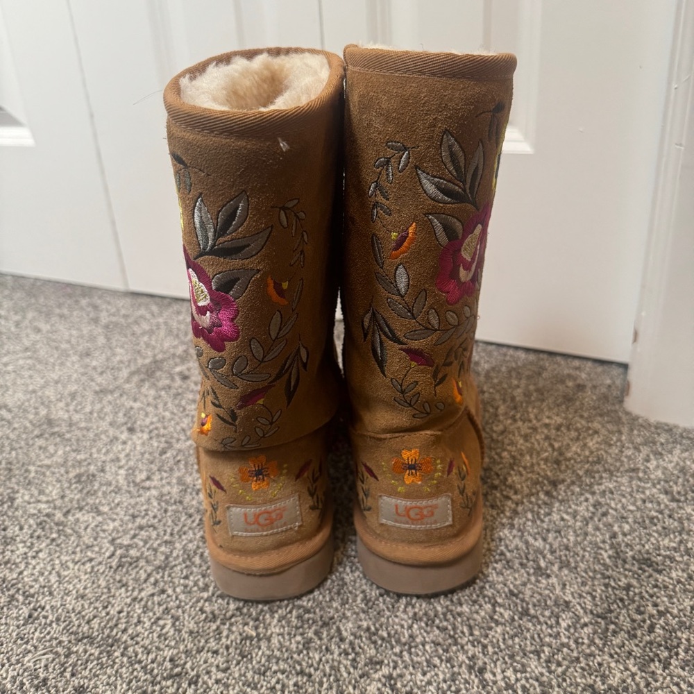 UGG Australia Juliette Embroidered Floral Y2K Suede Boots Womens Size 7 EUC - Picture 3 of 8